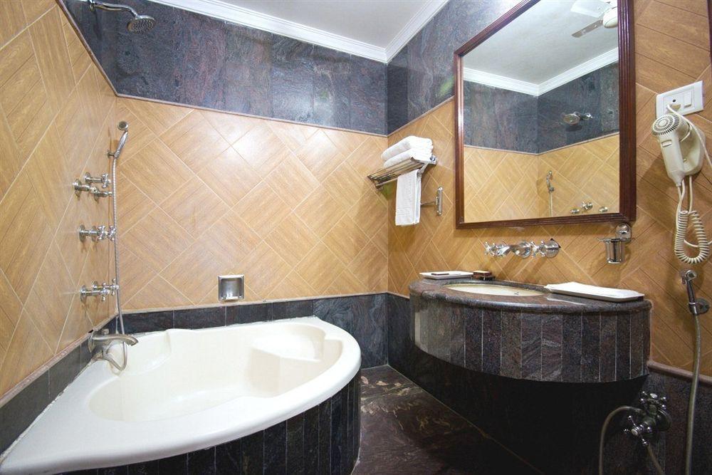 Hotel Sunstar Grand Deli Exterior foto