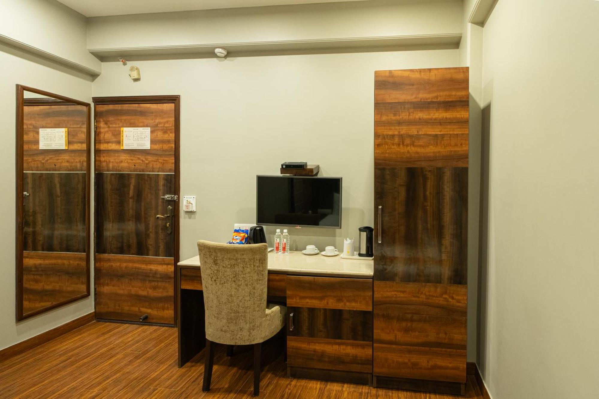 Hotel Sunstar Grand Deli Exterior foto