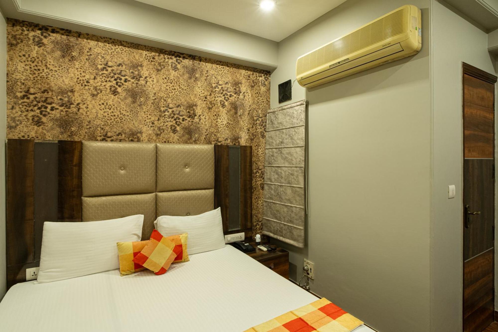 Hotel Sunstar Grand Deli Exterior foto