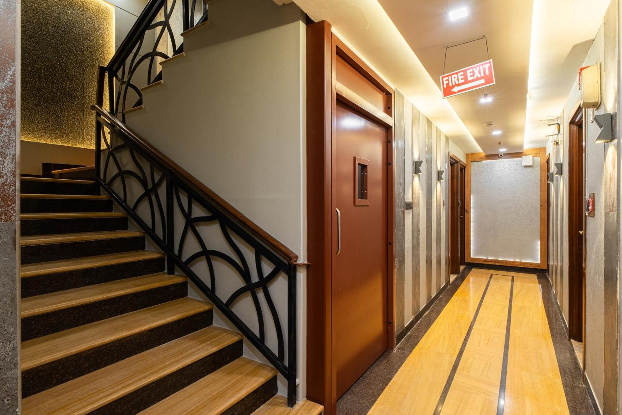 Hotel Sunstar Grand Deli Exterior foto