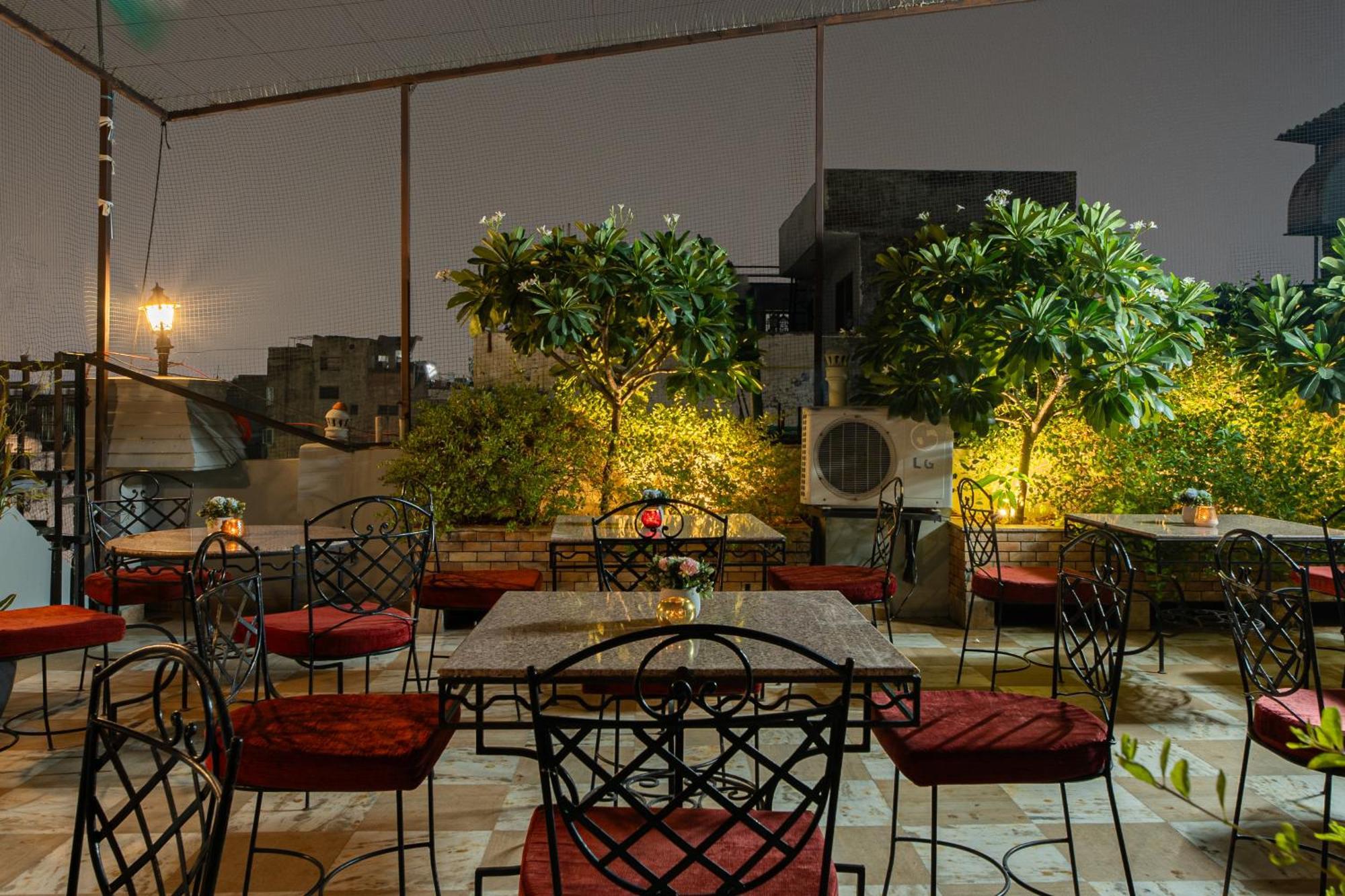 Hotel Sunstar Grand Deli Exterior foto