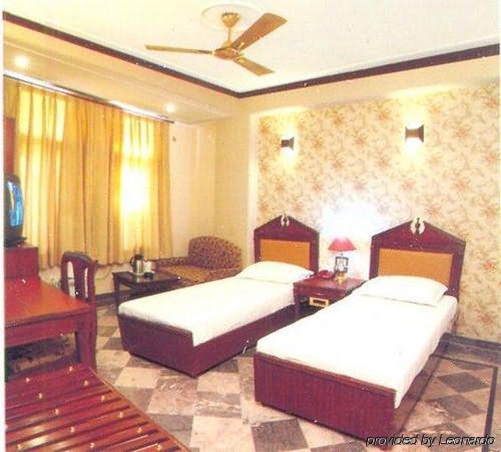 Hotel Sunstar Grand Deli Quarto foto