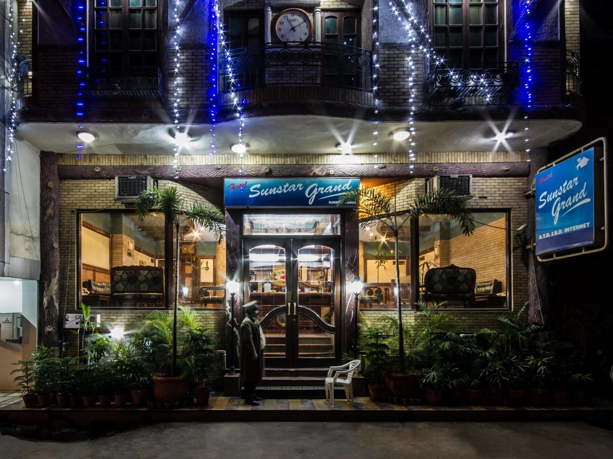 Hotel Sunstar Grand Deli Exterior foto